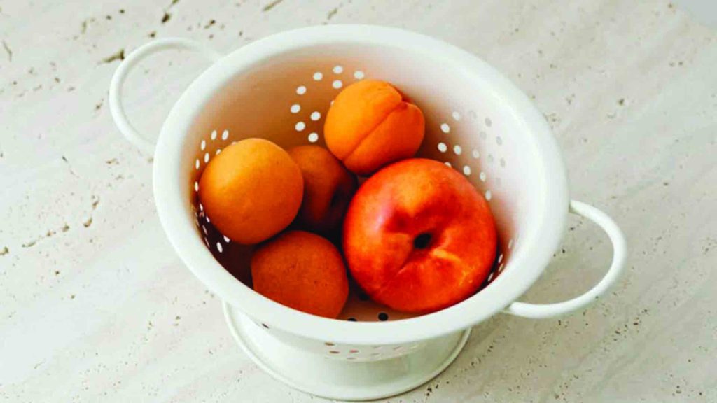Apricot-vs.-Pеach: Peach